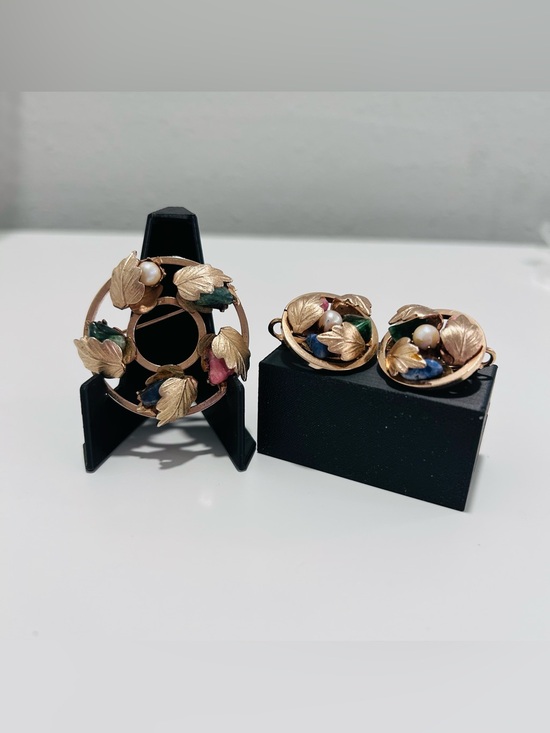 Sarah Coventry Jewelry - Sarah Coventry Brooch and Clip On Earrings Set Floral Circle Faux Pearl Stones